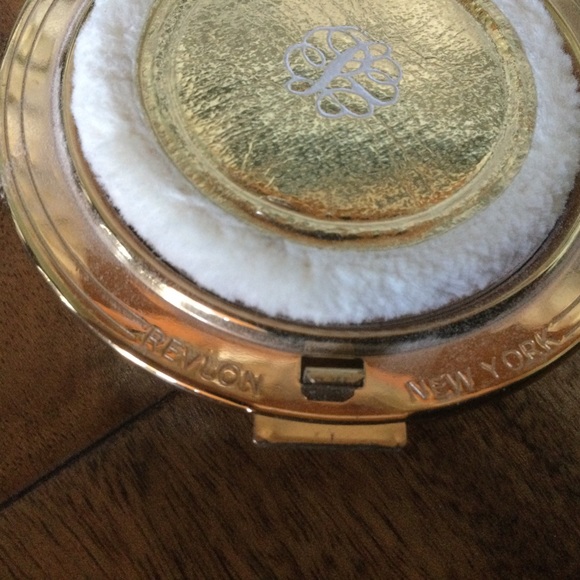 ✔️ Vintage Revlon of New York Mirrored Makeup Compact - Picture 4 of 5